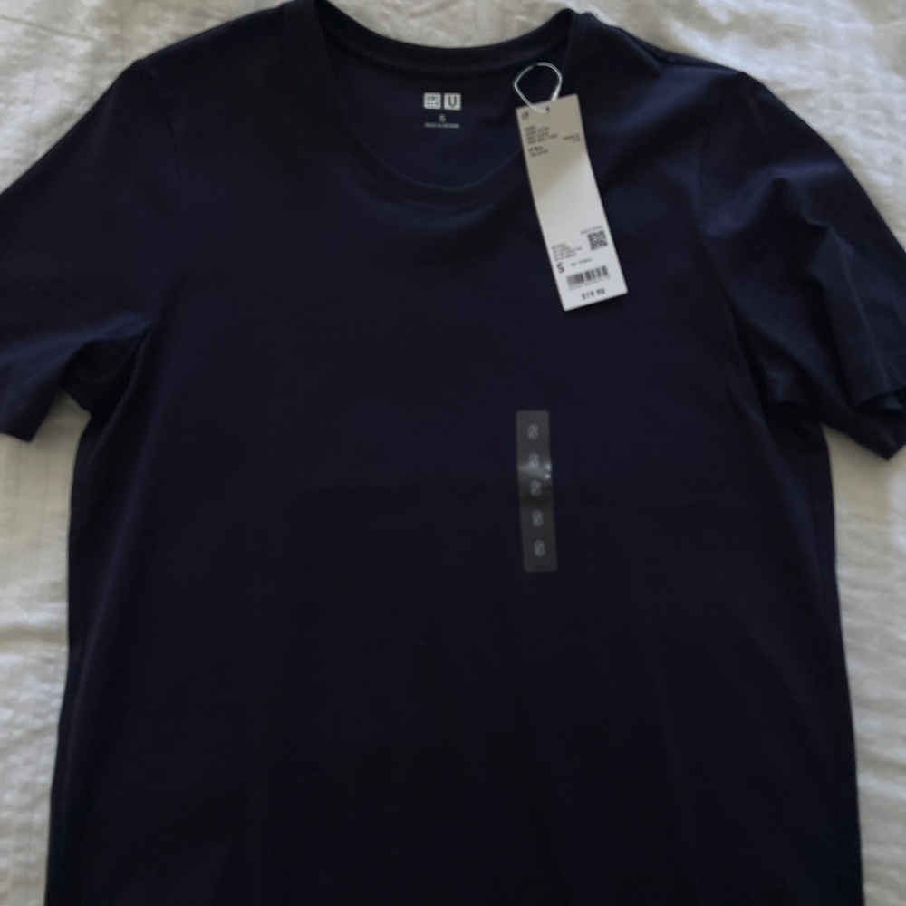 Uniqlo Women's Navy Short Sleeve Tee